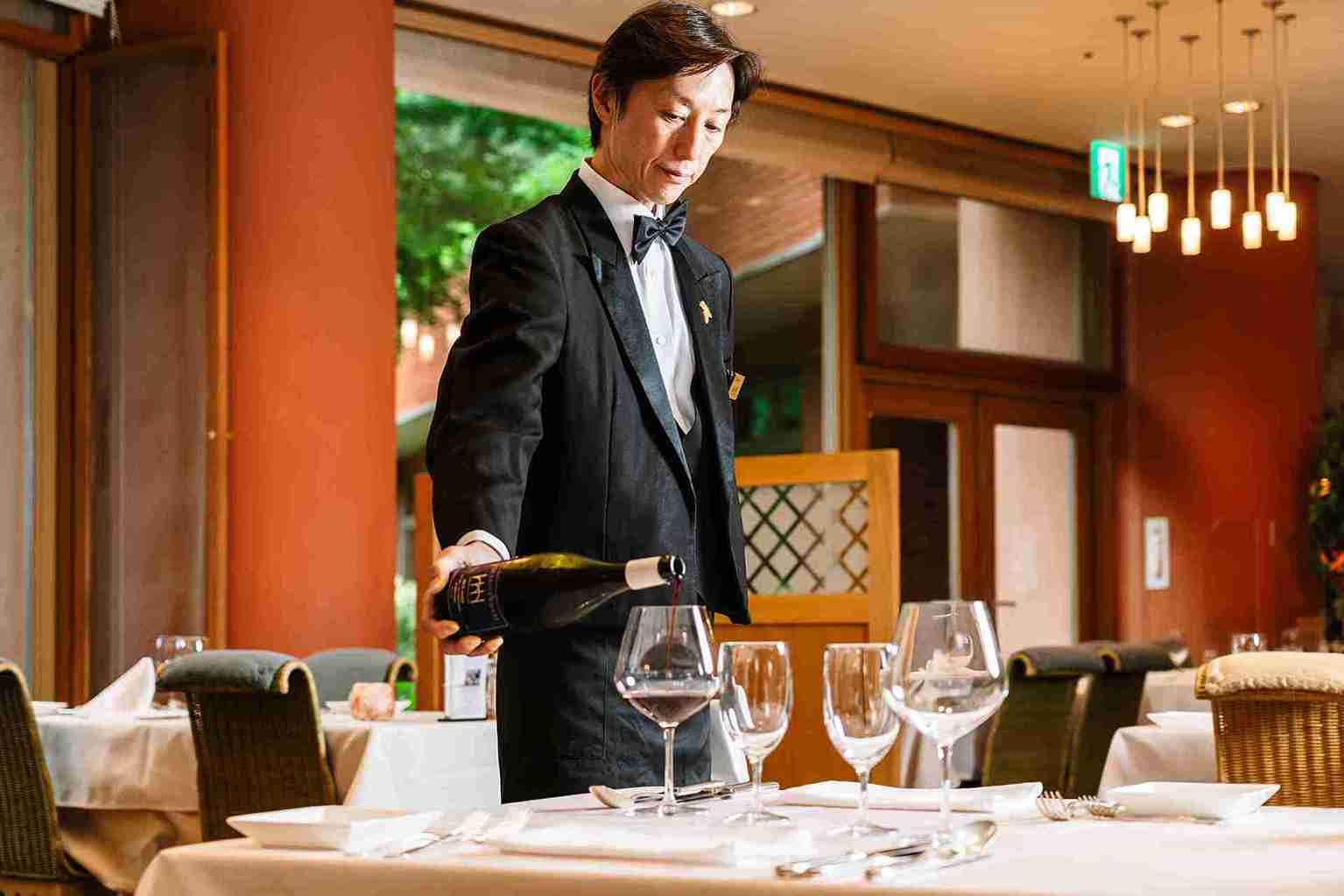 レストランサービススタッフ【正社員】／株式会社勝毎ホールディングス_森のスパリゾート北海道ホテル